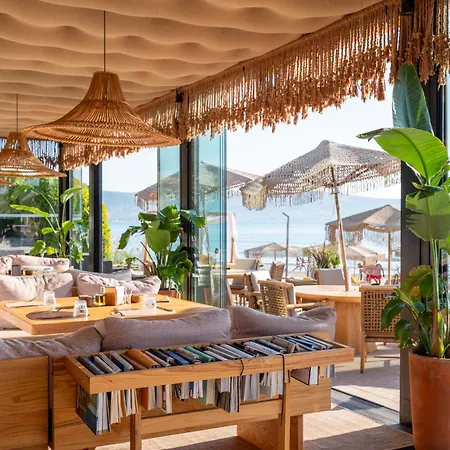Oasis Vip Club - Настаняване, Ресторант И Плаж 公寓 阳光海滩