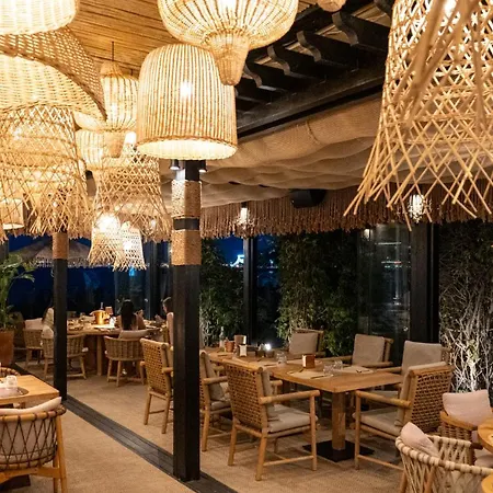 Oasis Vip Club - Настаняване, Ресторант И Плаж Lägenhet