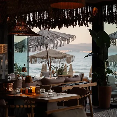 Oasis Vip Club Apartman Napospart